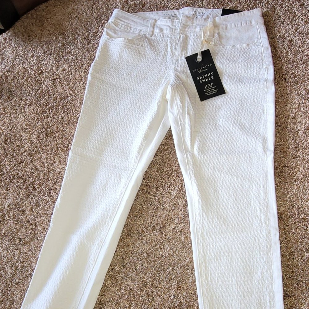 The Limited – eggshell white denim skinny ankle 678 – size 8 (runs small) NEW